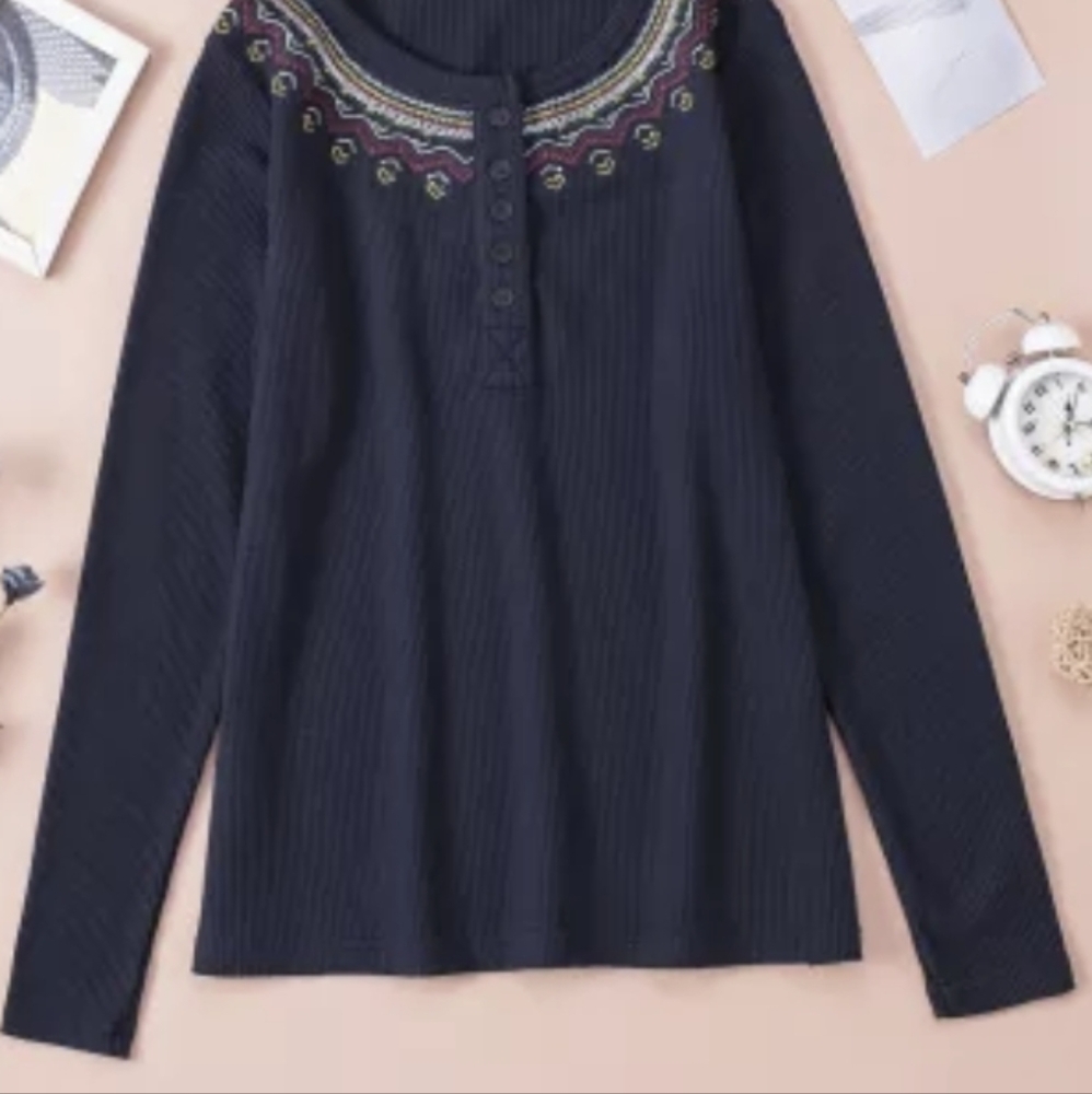 💜 New Adorable Embroidered Waffle Top - Picture 5 of 5